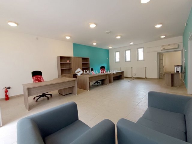 Eladó üzlethelyiség, Kecskeméten 89 M Ft, 2 szobás