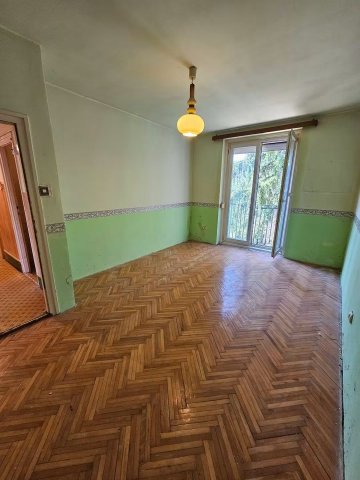 Eladó téglalakás, Komlón, Irinyi János utcában 15.9 M Ft