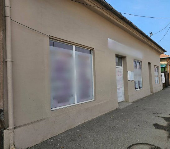 Eladó üzlethelyiség, Sajószentpéteren 31.75 M Ft, 3 szobás