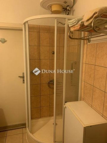 Eladó családi ház, Budapesten, XVIII. kerületben 76.9 M Ft