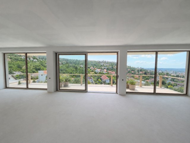 Eladó családi ház, Pécsett 279.9 M Ft, 4 szobás
