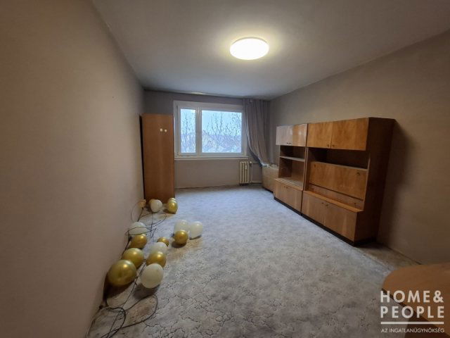 Eladó téglalakás, Szegeden 62.5 M Ft, 3 szobás