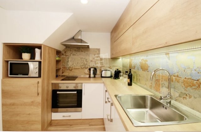 Eladó téglalakás, Budapesten, VII. kerületben 84.9 M Ft