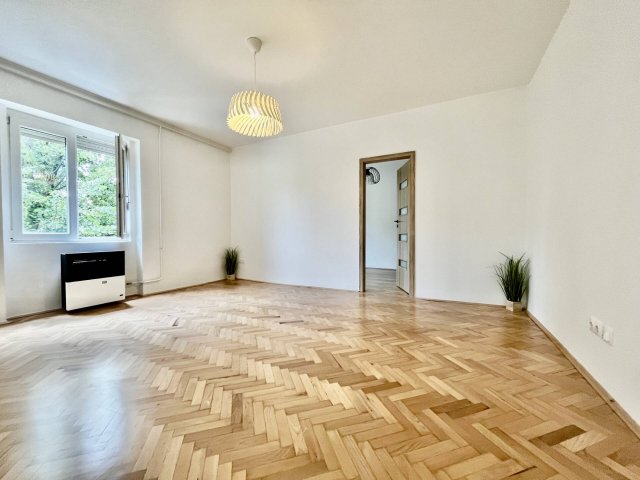 Eladó téglalakás, Pécsett 38.9 M Ft, 2 szobás