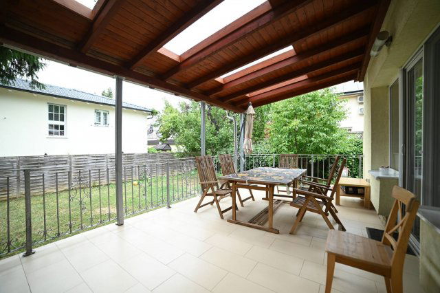 Eladó családi ház, Budapesten, II. kerületben 185.9 M Ft