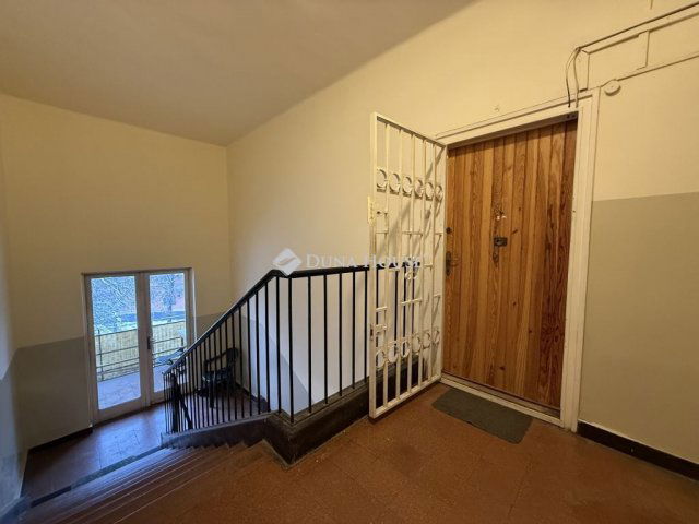 Eladó téglalakás, Budapesten, XXI. kerületben, Szabadság utcában