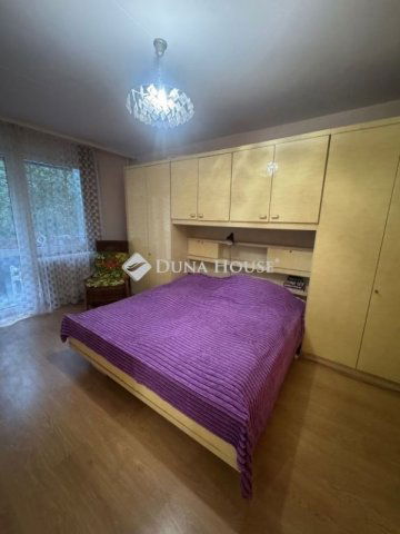 Eladó panellakás, Debrecenben 79 M Ft, 5 szobás