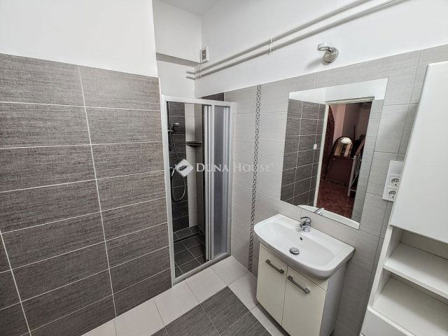 Eladó családi ház, Szegeden 69.9 M Ft, 4 szobás