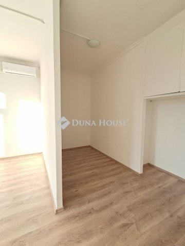 Eladó téglalakás, Debrecenben 45 M Ft, 2 szobás