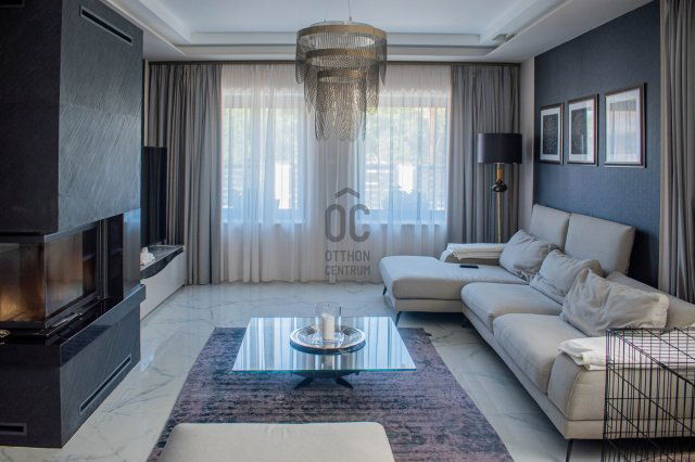 Eladó családi ház, Szegeden 350 M Ft, 7 szobás