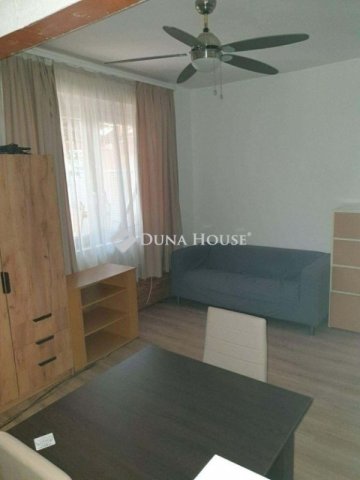 Eladó családi ház, Budapesten, XVIII. kerületben 95 M Ft