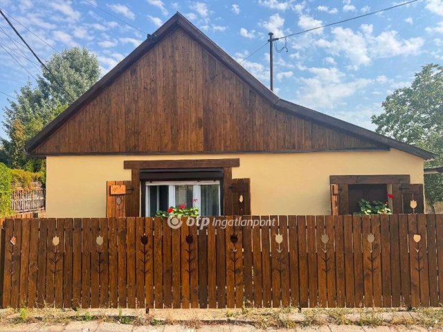 Eladó családi ház, Nagykátán 29.9 M Ft, 2 szobás