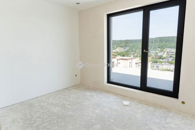 Eladó családi ház, Budapesten, III. kerületben 349.9 M Ft