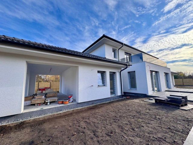 Eladó ikerház, Siófokon 120 M Ft, 4 szobás