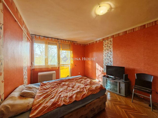 Eladó téglalakás, Szolnokon 21.9 M Ft, 2 szobás