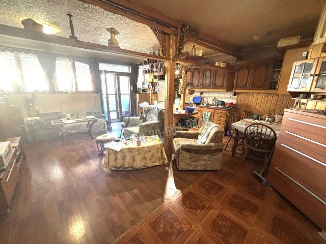 Eladó családi ház, Vácon 99 M Ft, 5 szobás