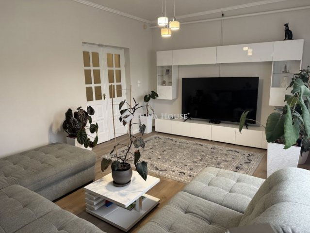 Eladó családi ház, Tökölön 125 M Ft, 6 szobás
