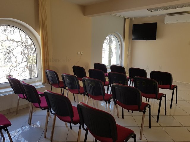 Eladó üzlethelyiség, Szegeden, Földváry utcában 100 M Ft