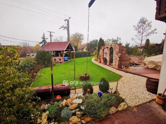 Eladó családi ház, Szigethalmon 114.9 M Ft, 4 szobás