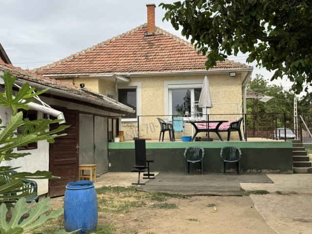 Eladó családi ház, Hevesen 39.5 M Ft, 3 szobás