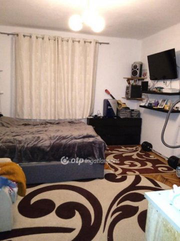 Eladó téglalakás, Veszprémben 55 M Ft, 2 szobás