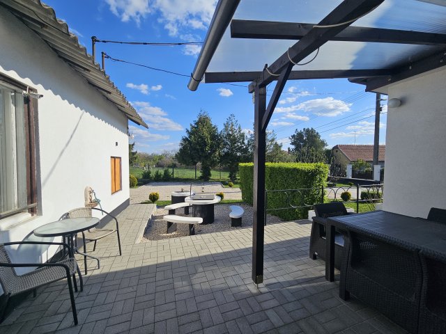 Eladó családi ház, Rácalmáson 69.9 M Ft, 2+1 szobás