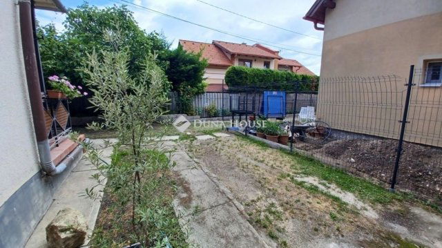 Eladó családi ház, Balatonfüreden 84.9 M Ft, 4 szobás