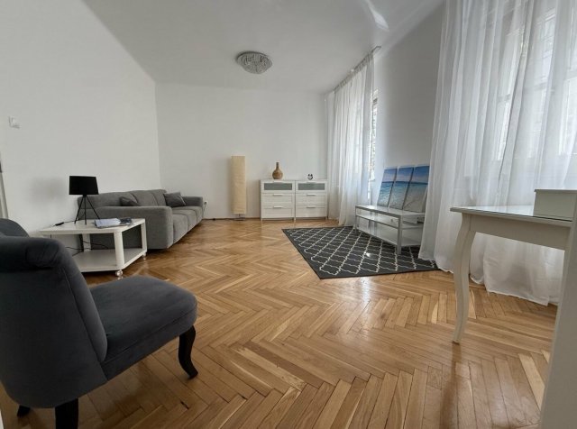 Kiadó téglalakás, albérlet, VI. kerületben, Délibáb utcában