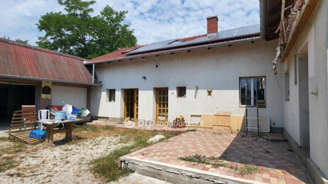 Eladó családi ház, Kisapátiban 69.5 M Ft, 3 szobás