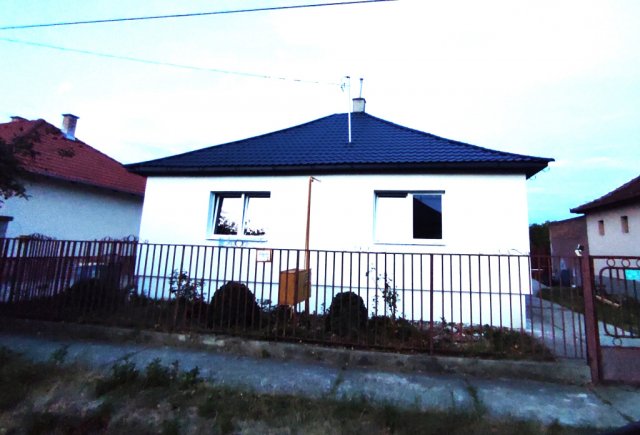 Eladó családi ház, Hatvanban 55 M Ft, 2 szobás