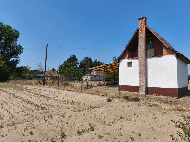 Eladó nyaraló, Kiskunhalason 10.99 M Ft, 2 szobás