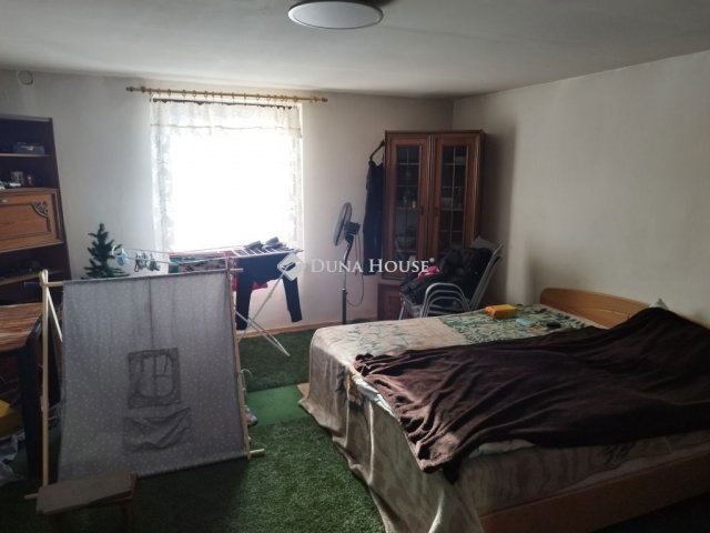 Eladó családi ház, Naszályon 24.9 M Ft, 2 szobás