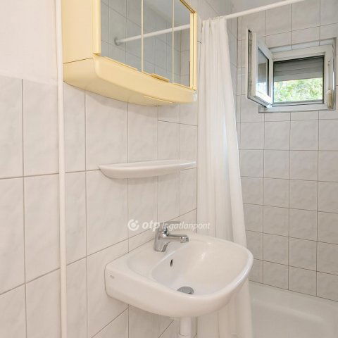 Eladó családi ház, Szigetszentmiklóson 49.9 M Ft, 3+1 szobás