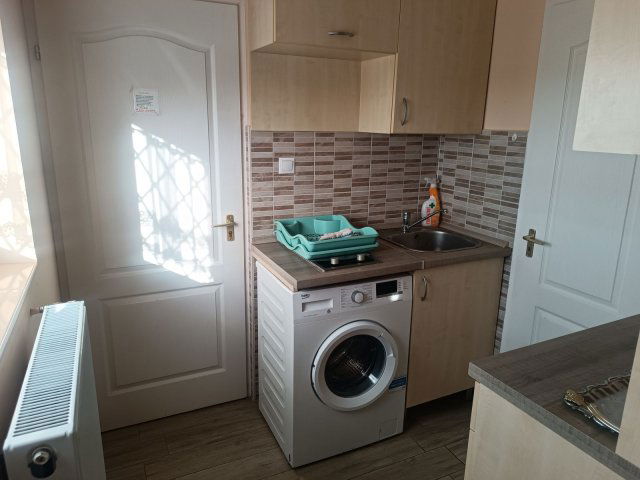 Kiadó téglalakás, albérlet, Ajkán 100 E Ft / hó, 1 szobás