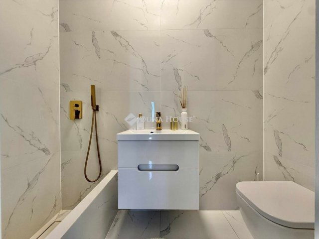 Eladó családi ház, Tolnán 99 M Ft, 4 szobás