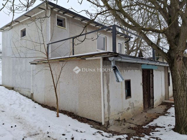 Eladó családi ház, Bicskén 45 M Ft, 4 szobás