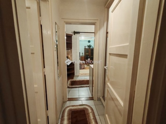 Eladó téglalakás, Budapesten, VI. kerületben 77 M Ft, 2 szobás