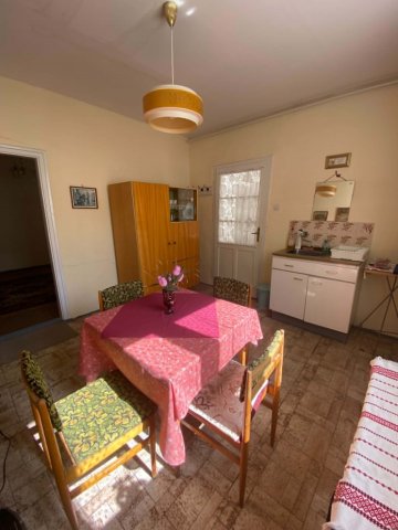 Eladó családi ház, Debrecenben 35 M Ft, 1 szobás