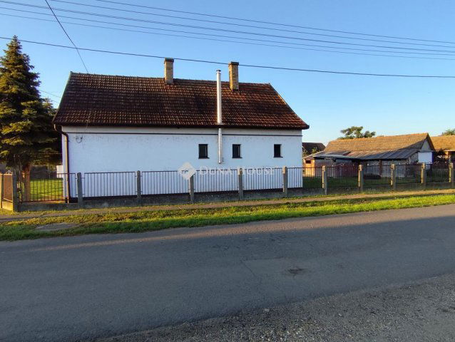Eladó családi ház, Földesen 22.5 M Ft, 1+2 szobás