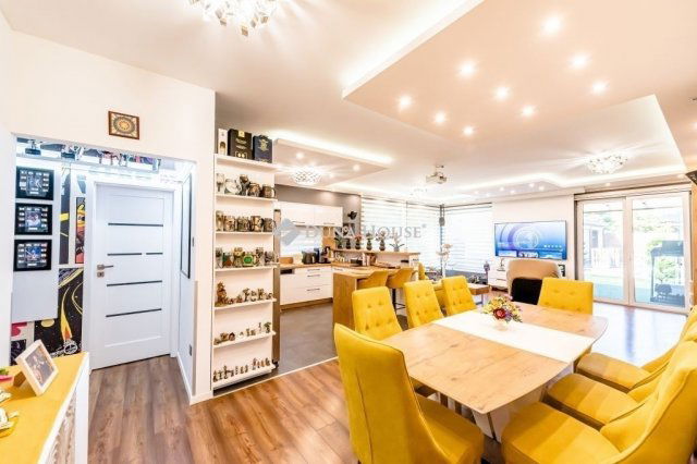 Eladó ikerház, Debrecenben 349 M Ft, 5 szobás