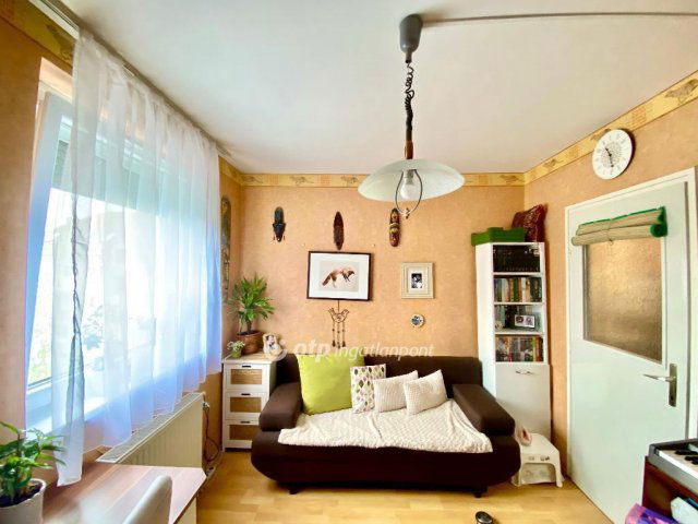 Eladó téglalakás, Kecskeméten 45.99 M Ft, 2+1 szobás