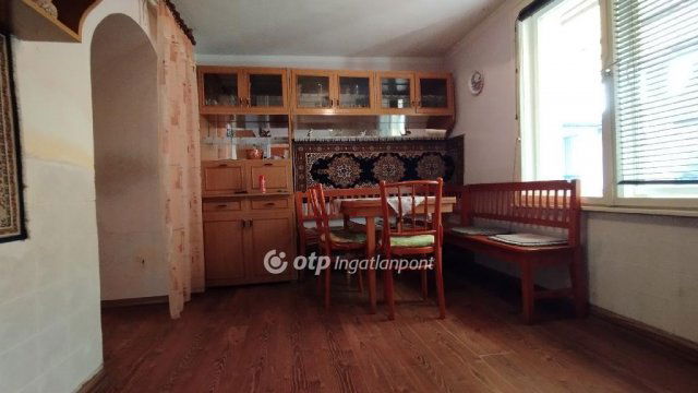Eladó családi ház, Jászberényben 37 M Ft, 3 szobás