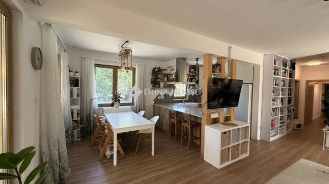 Eladó családi ház, Debrecenben 139.9 M Ft, 4+1 szobás