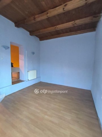 Eladó családi ház, Kazáron 14.9 M Ft, 3 szobás