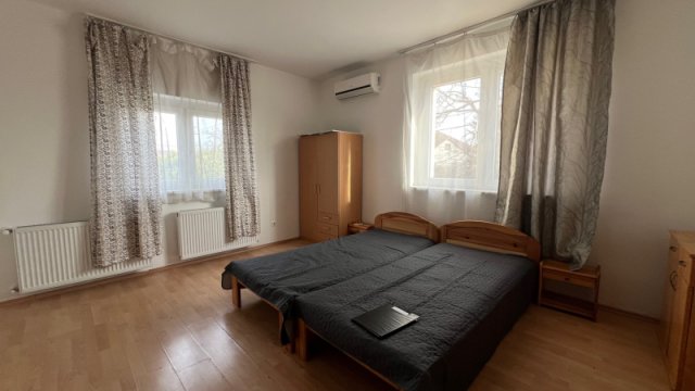 Kiadó családi ház, albérlet, Vecsésen 2500 E Ft / hó