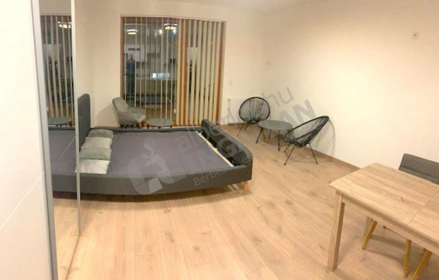 Kiadó téglalakás, albérlet, XIII. kerületben, Taksony utcában