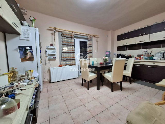 Eladó családi ház, Pétfürdőn 84.99 M Ft, 5 szobás