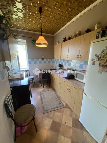 Eladó téglalakás, Komlón, Nagy László utcában 22.9 M Ft