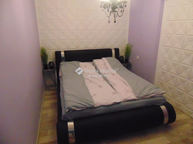 Eladó téglalakás, Szentlőrincen 25 M Ft, 3 szobás