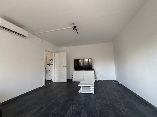 Eladó panellakás, Szigetszentmiklóson 59.9 M Ft, 2 szobás